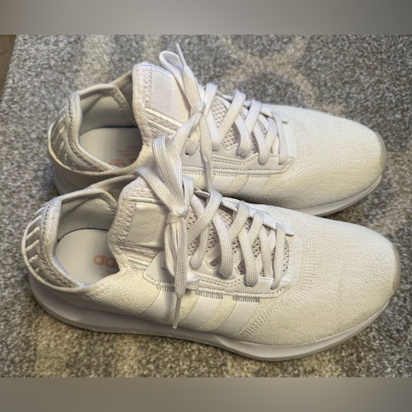 Adidas Swift Run Women’s Sneakers - Picture 2 of 4